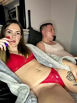 SexyLoLoUK from StripChat is Freechat