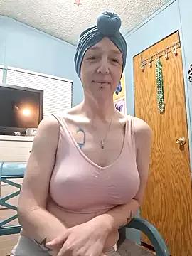 Sexytranschick from StripChat is Freechat