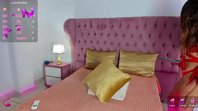 ShainaBonne from StripChat is Freechat