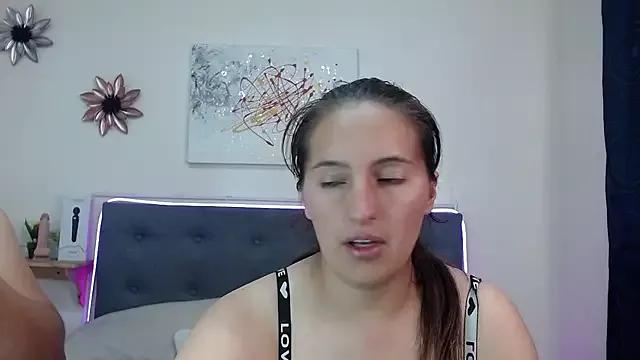 sharon_and_kloee from StripChat is Freechat