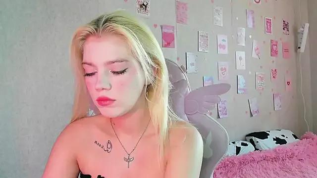 Entertain your itch for girls livestreamers with our collection of stunning models, skilled in the art of temptation and delight.