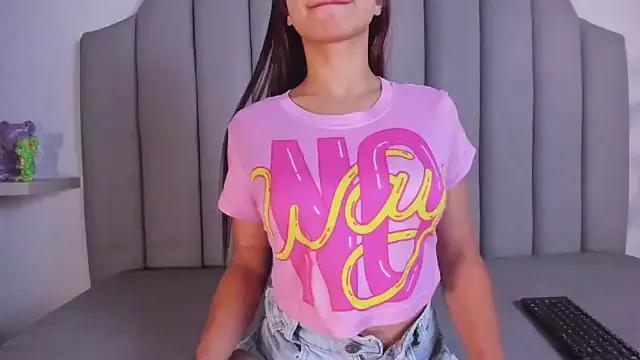SheilaSmiith from StripChat is Freechat