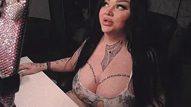 Entertain your itch for girls livestreamers with our collection of stunning models, skilled in the art of temptation and delight.