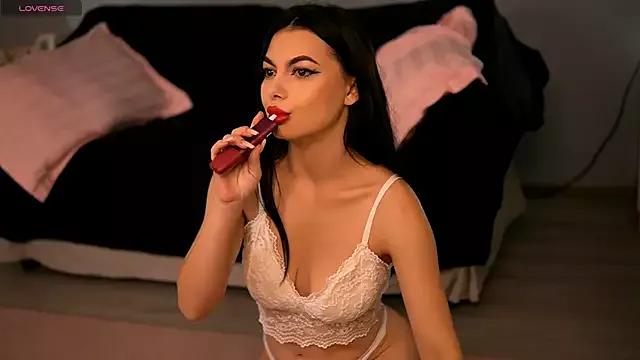 SierraVyx from StripChat is Freechat