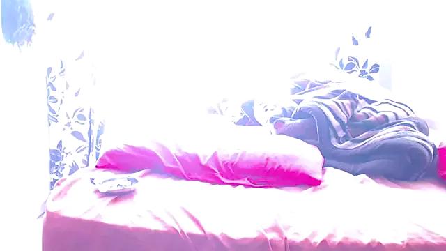 Silkytitss from StripChat is Freechat