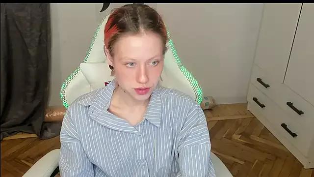 Silly__Milly from StripChat is Freechat