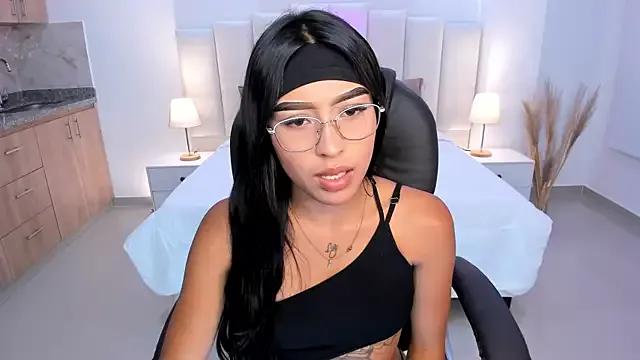 Silvana_velvet from StripChat is Freechat