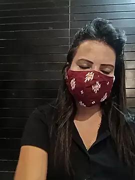 simmi_love from StripChat is Freechat