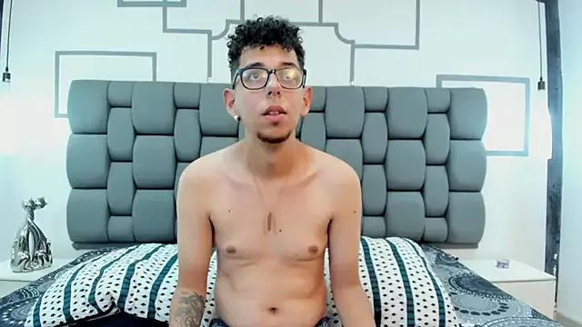 SkarletRuiz from StripChat is Freechat