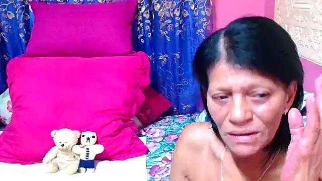 SLUTTYROXY from StripChat is Freechat