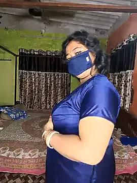 Smile-quien from StripChat is Freechat
