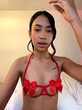 Soe_Love from StripChat is Freechat