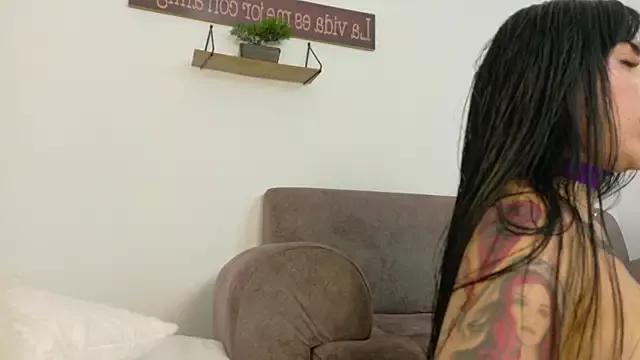Sofhia_cruz from StripChat is Freechat