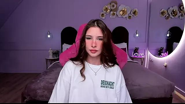 SonyaVibes from StripChat is Freechat