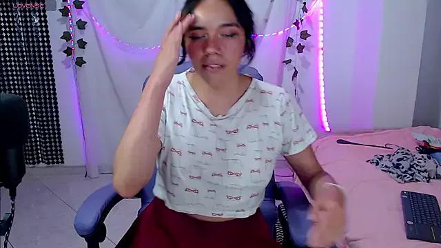 sophie_north from StripChat is Freechat