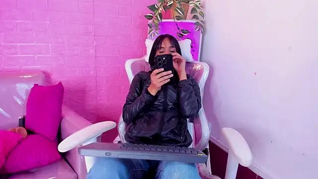 Entertain your itch for girls livestreamers with our collection of stunning models, skilled in the art of temptation and delight.