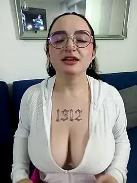 sophie_swe from StripChat is Freechat