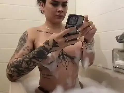 sophiehenao_ from StripChat is Freechat
