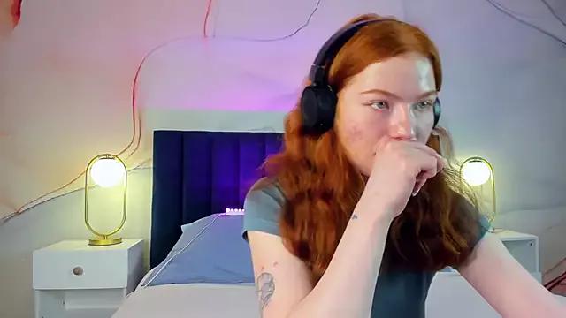 SophieOuld from StripChat is Freechat