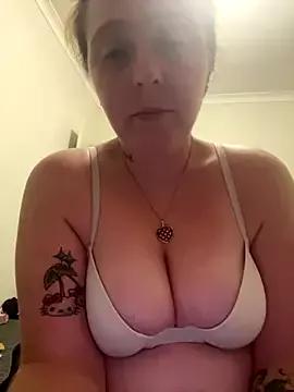 spankmykittyhehe from StripChat is Freechat