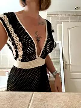 Entertain your itch for girls livestreamers with our collection of stunning models, skilled in the art of temptation and delight.