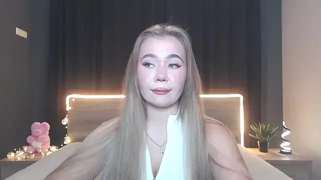 Entertain your itch for girls livestreamers with our collection of stunning models, skilled in the art of temptation and delight.