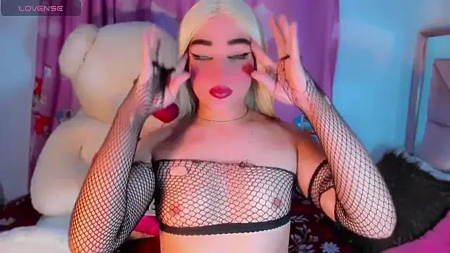 Entertain your itch for girls livestreamers with our collection of stunning models, skilled in the art of temptation and delight.