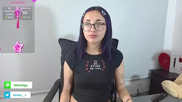 Entertain your itch for girls livestreamers with our collection of stunning models, skilled in the art of temptation and delight.