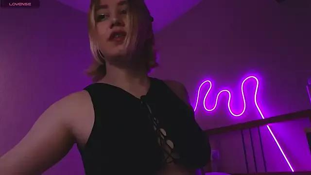 Entertain your itch for girls livestreamers with our collection of stunning models, skilled in the art of temptation and delight.