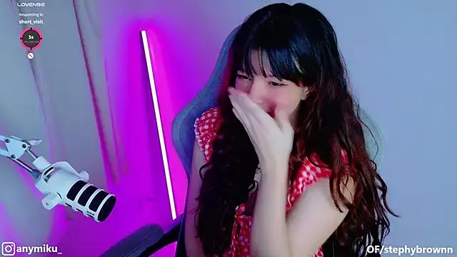 Entertain your itch for girls livestreamers with our collection of stunning models, skilled in the art of temptation and delight.