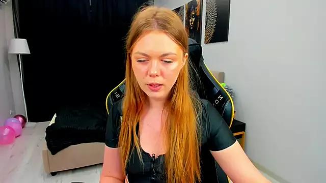 Strawberrye from StripChat is Freechat