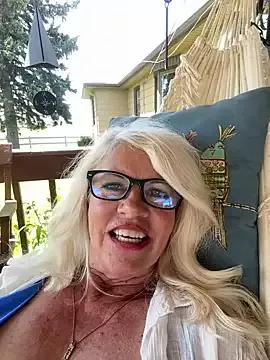 SubMissOlivia from StripChat is Freechat