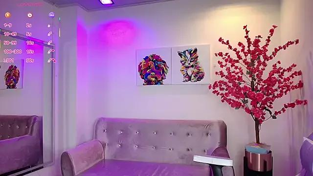Summer_miller from StripChat is Freechat