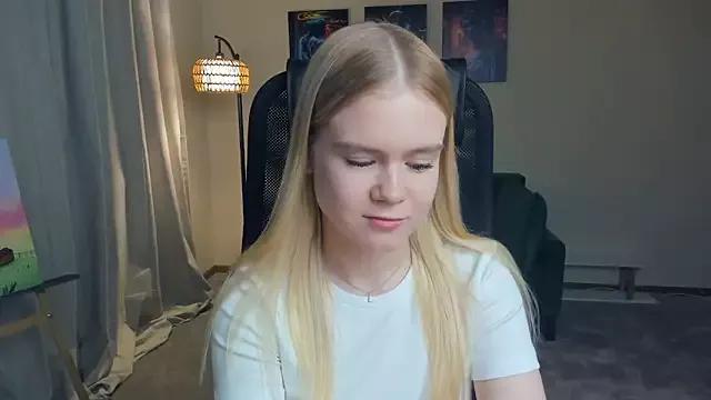 SunnyAltobello from StripChat is Freechat
