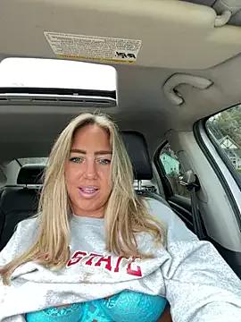 sunshinekisses from StripChat is Freechat