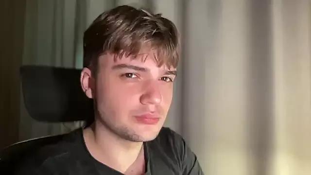 superfluboy_ from StripChat is Freechat