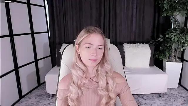 Susan_Mimi from StripChat is Freechat