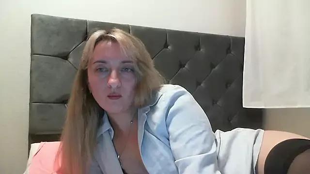 SusanCurt from StripChat is Freechat