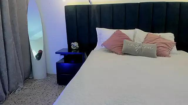 susyy7 from StripChat is Freechat