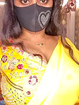 Sweet-Maddlina from StripChat is Freechat