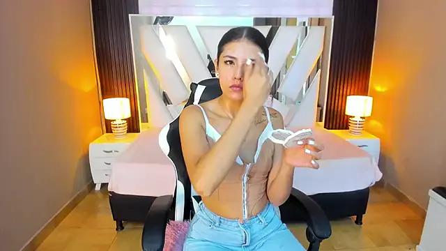 sweet-muse from StripChat is Freechat