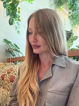 Sweet_Pussy_Lips from StripChat is Freechat