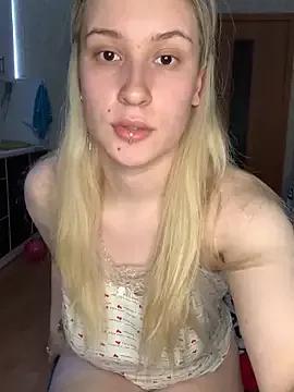 Sweet_white_chocolate from StripChat is Freechat