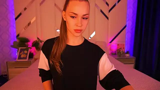 SweetAngellic from StripChat is Freechat