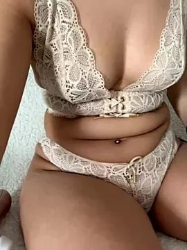 Vitalize your fixations: Get saucy and entertain these cute romantic cam models, who will reward you with intense garments and vibrating toys.
