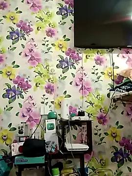 sweetbb15 from StripChat