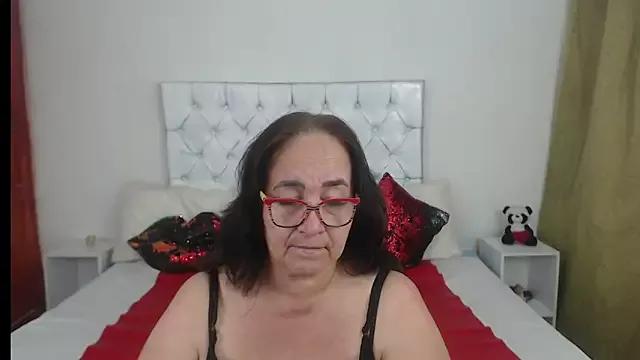 Sweetbigcatt from StripChat is Freechat