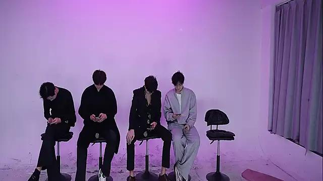 Entertain your itch for girls livestreamers with our collection of stunning models, skilled in the art of temptation and delight.