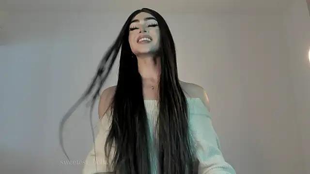 Entertain your itch for girls livestreamers with our collection of stunning models, skilled in the art of temptation and delight.