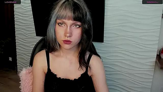 Sweetheart_Sasha from StripChat is Freechat